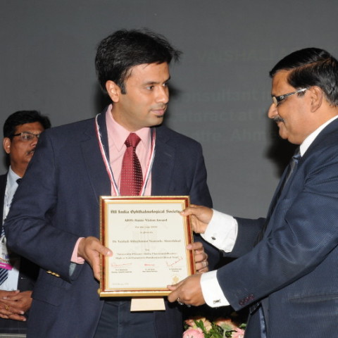 Dr.-Debraj-Shome-winning-Colonel-Rangachari-award-for-Best-Research-Paper-India-2010-11